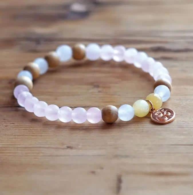 Spirit of Om Perlen Armband Rosenquarz
