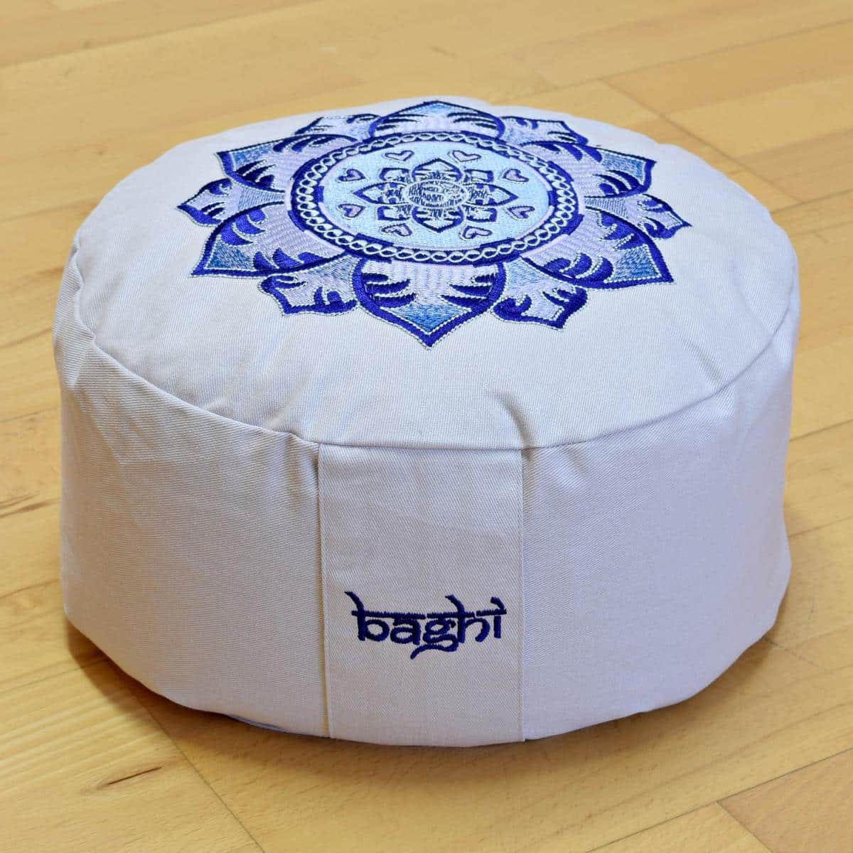 Baghi Sitzkissen in grau mit blauer Stickerei 18 cm hoch