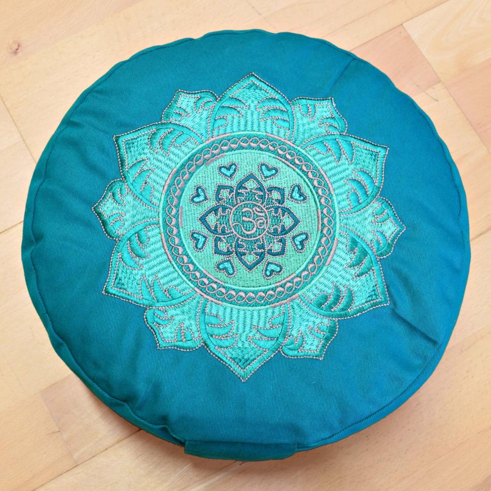 Baghi Meditationskissen in petrol mit Mandala Stickerei