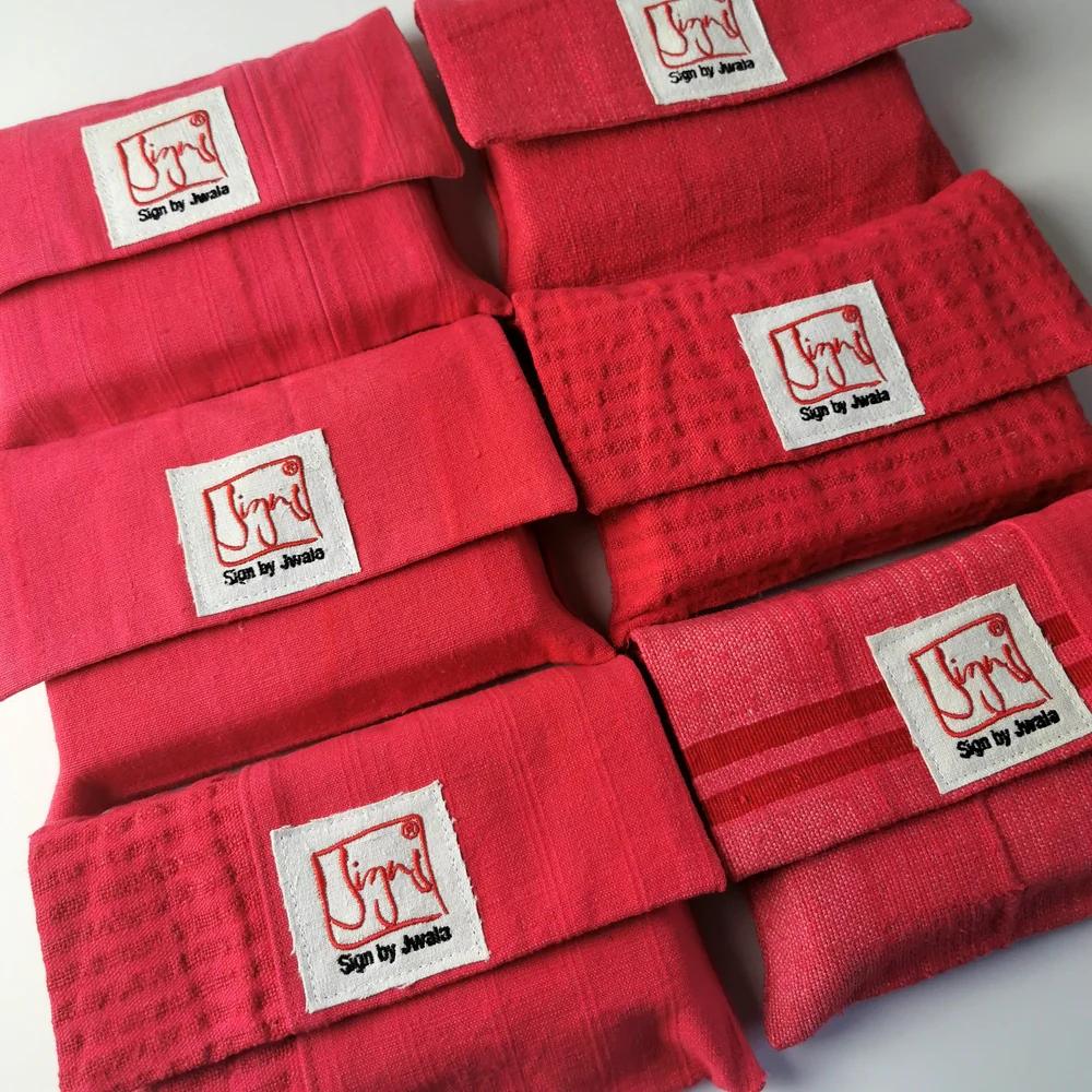 Fingerzeige Karten von Signs by Jwala in der Farbe Himbeer