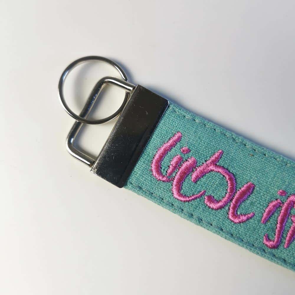 Signs by Jwala Anhaenger Liebe ist der Schluessel