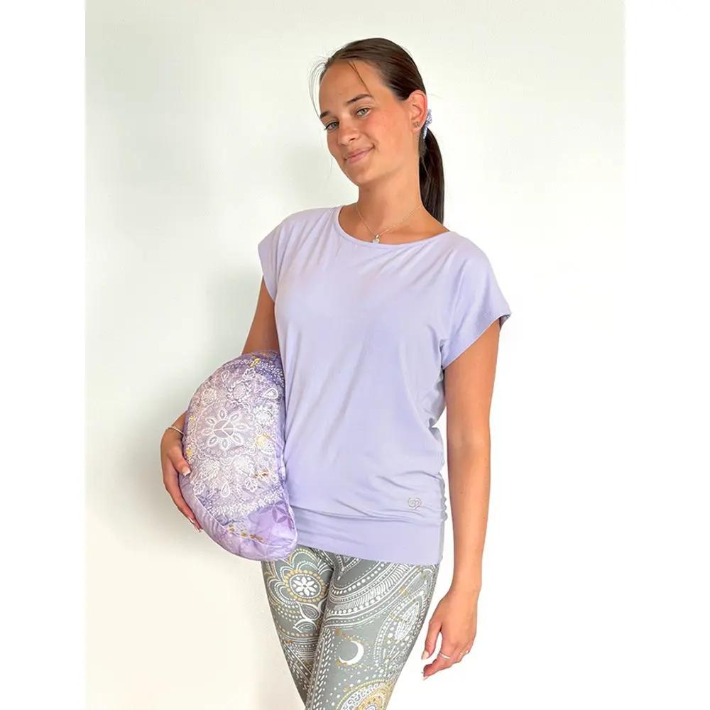 Yoga Shirt Damen von Spirit of Om Shirt Jangama in der Farbe flieder