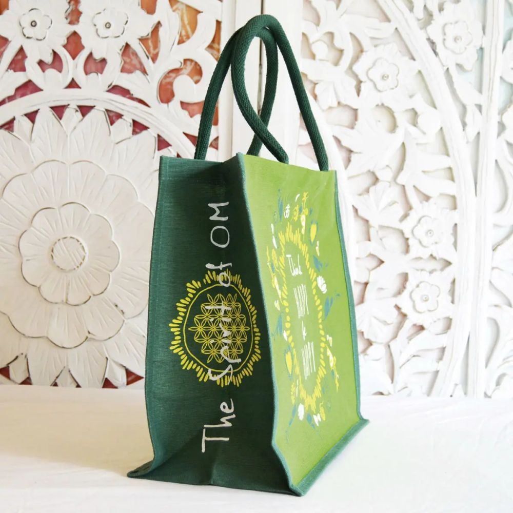 Spirit of Om Jutetasche in grün seitliche Ansicht