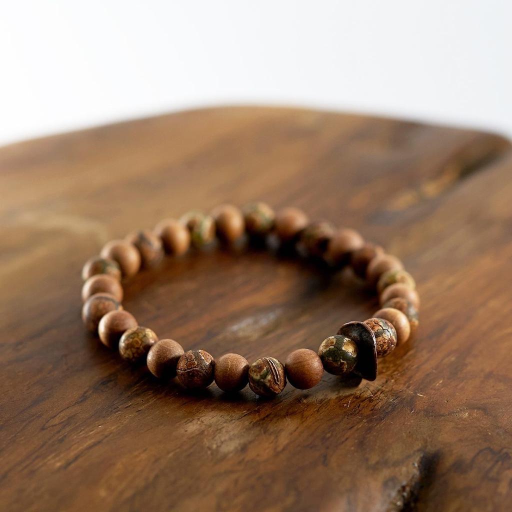 Perlenarmband Herren aus tibetischem Achat und Sandelholz