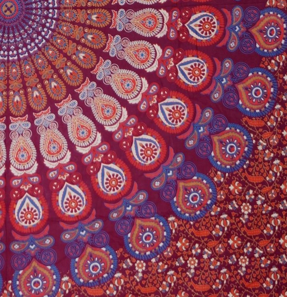 Mandala Wandbehang oder indische Tagesdecke in Rottönen Detailansicht