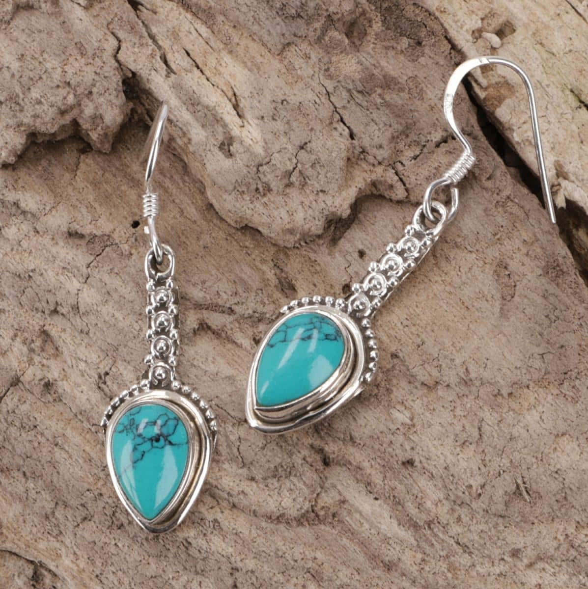 Boho Silberohrringe mit tropfenfoermigen Türkisen