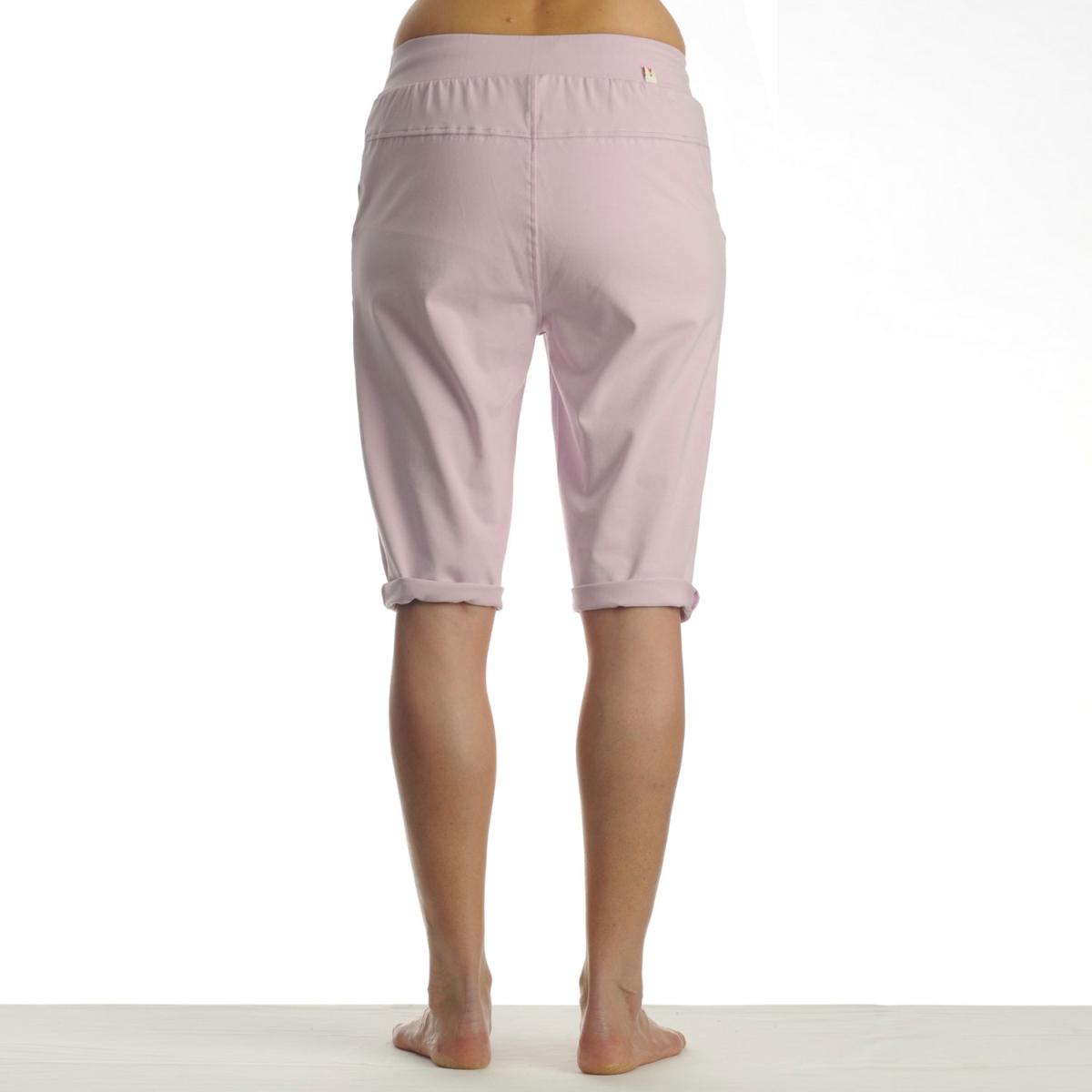 Yoga Bermuda Hose flieder Rueckansicht