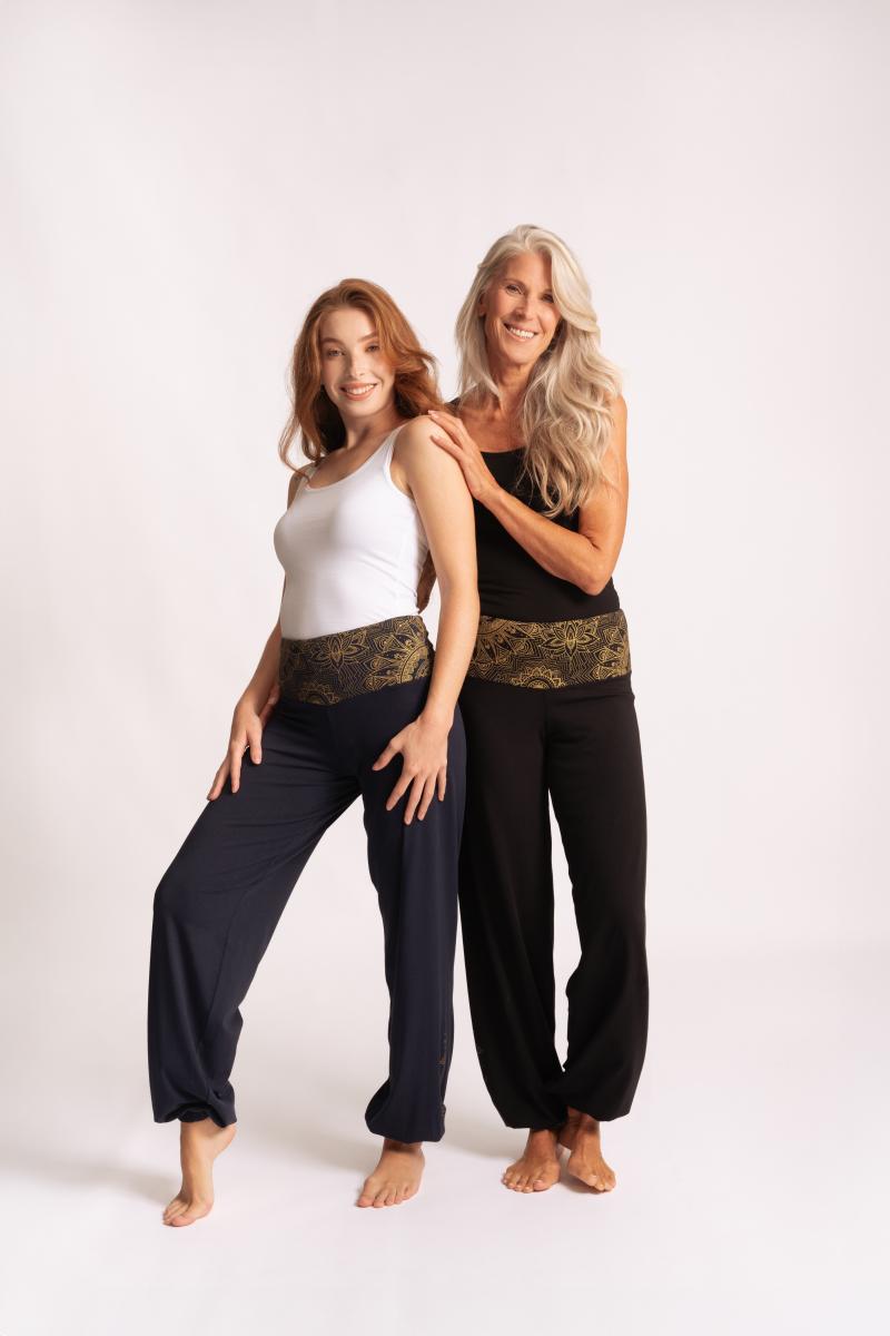 Spirit of Om Bali Hose tiefblau und schwarz