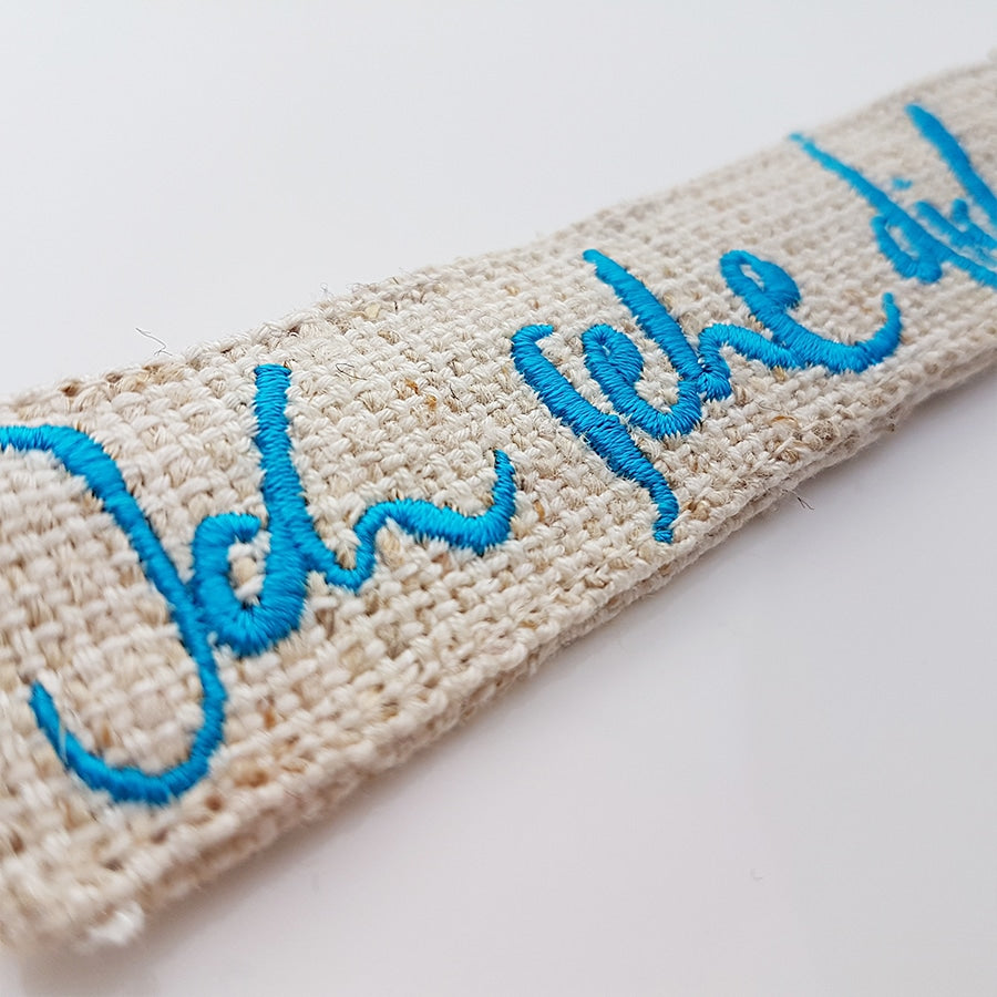 Anhänger 'Ich sehe dich' von Signs by Jwala in weiss/türkis