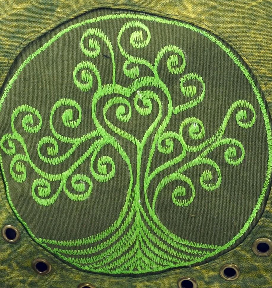 Ethno Schultertasche in grün mit schöner Stickerei Tree of Life