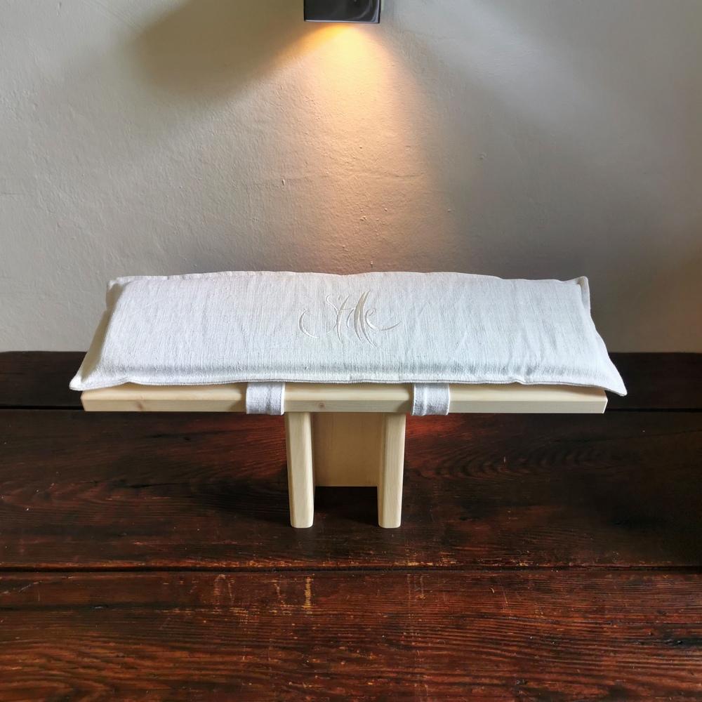 Signs by Jwala Meditationshocker Stille mit Polster