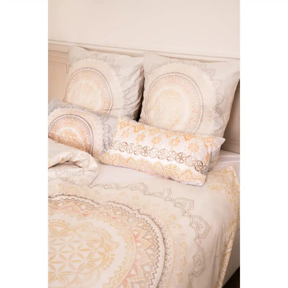 Spirit of Om Bettwaesche Soulshine Blume des Lebens weiss beige