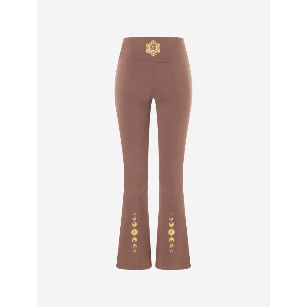 Yoga Hose Vipra von Spirit of Om in Cacaobraun mit hohem Bund und goldenen Symbolen