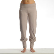 Yogahose Devata Phinx in rosa Vorderansicht