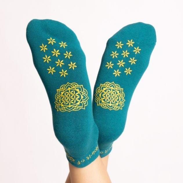 Yoga Socken von Spirit of Om in der Farbe alatsee