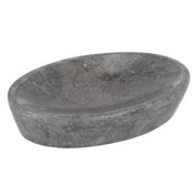Massive ovale Seifenschale aus grauem Naturmarmor mit individueller Maserung und vertiefter Ablagefläche, 16 cm lang.