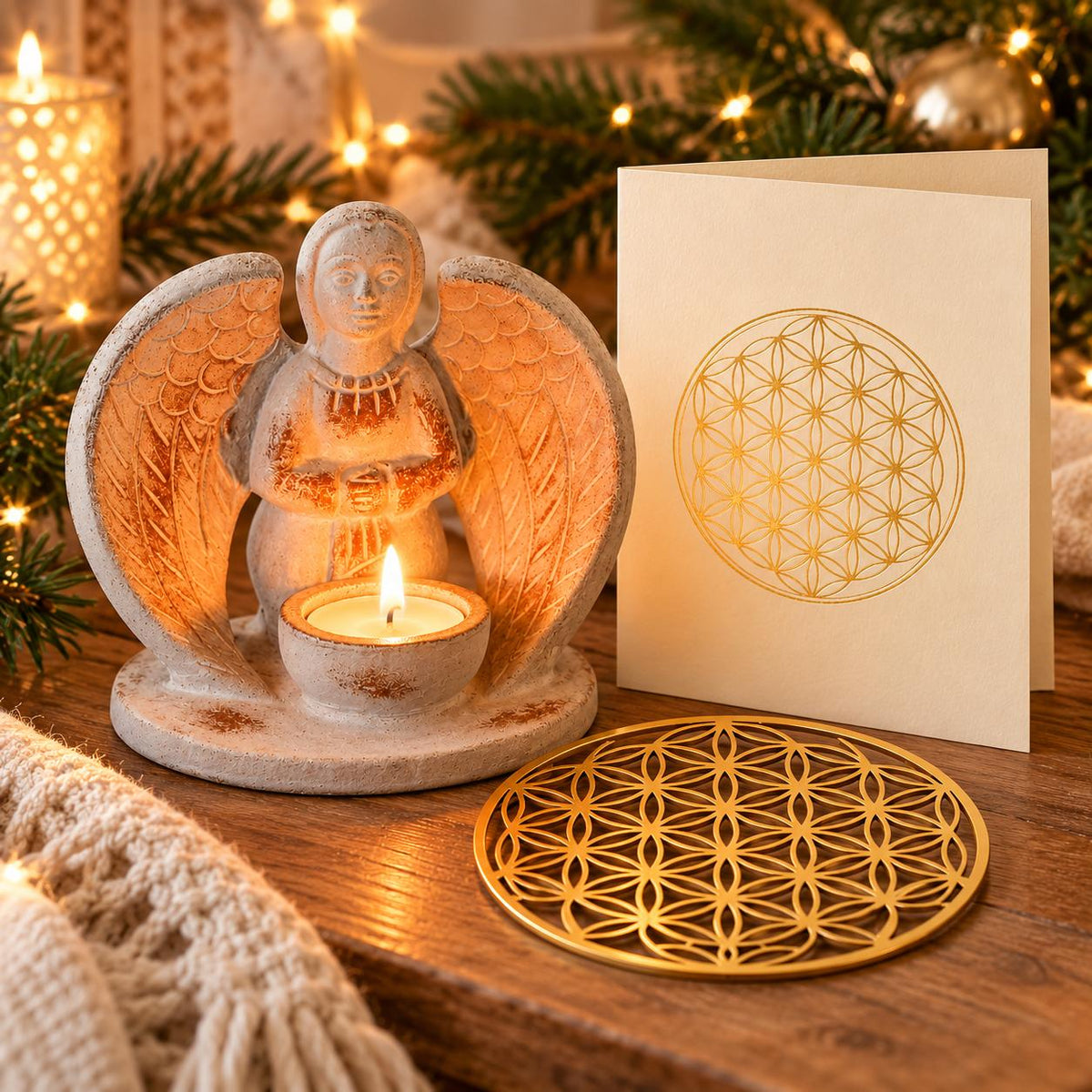 Weihnachts Set mit Terracotta Engel Teelichthalter, goldener Blume des Lebens und Grußkarte – Licht & gute Wünsche von AlayaSol