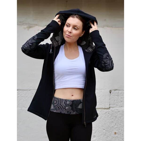 Sweatjacke Maui Nava schwarz mit Mandala Print und Kapuze von Spirit of Om