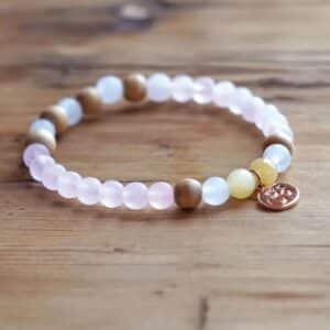 Spirit of Om Perlen Armband Rosenquarz