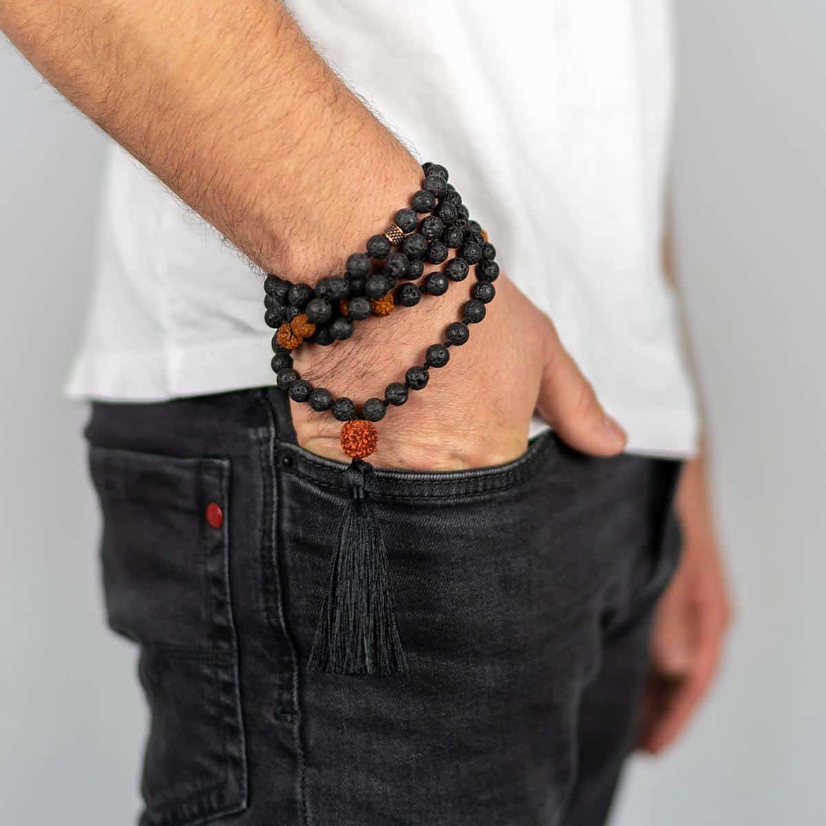 Lava Rudraksha Mala für Herren Handgelenke spiritueller Schmuck